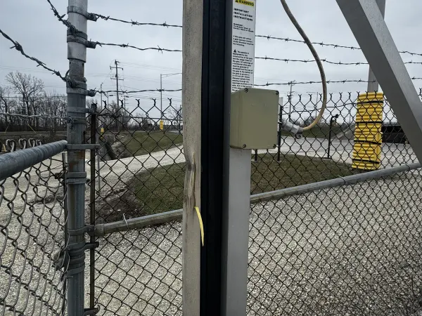 Commercial cantilever slide gate operating in snow