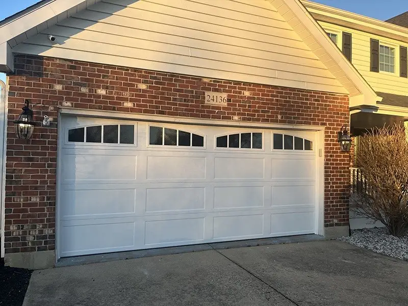 Modern Garage Doors: a nice white garage door